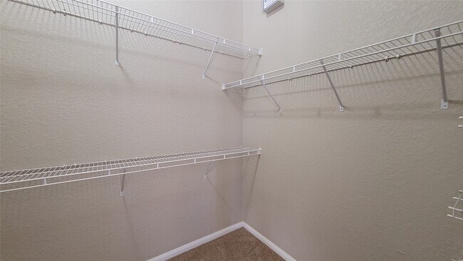 Building Photo - 3825 Evergreen Way