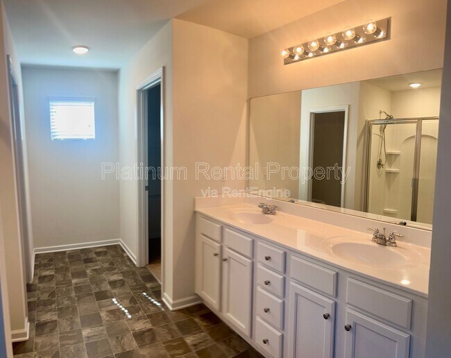 Building Photo - 541 Overo Dr