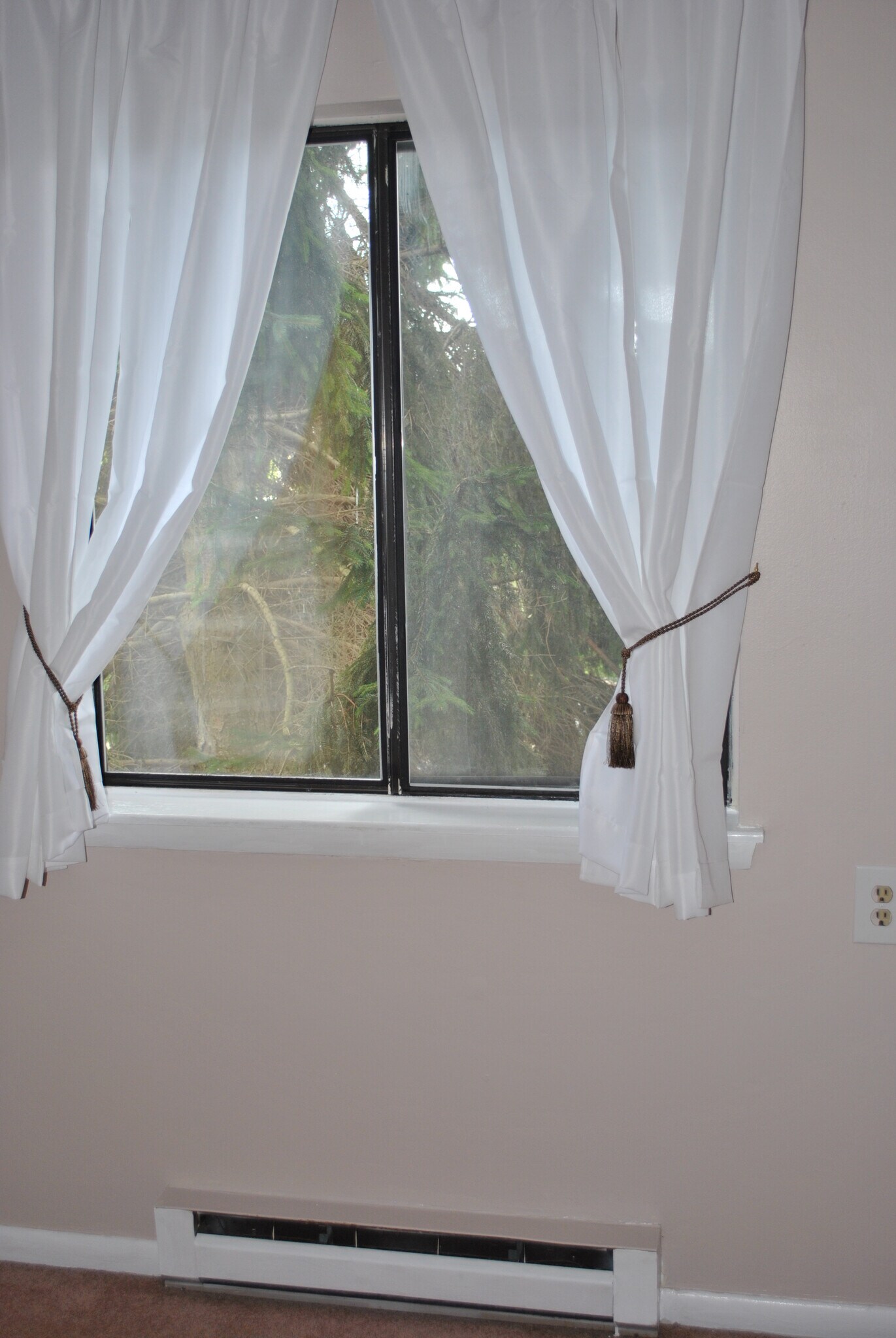 Building Photo - 475 Meadowview Dr