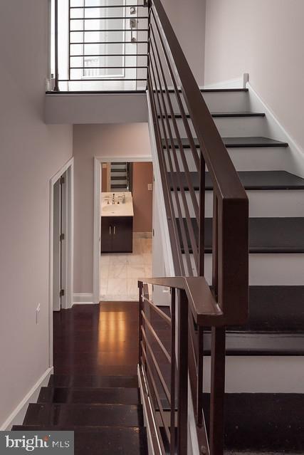 Building Photo - 1357 N Mascher St