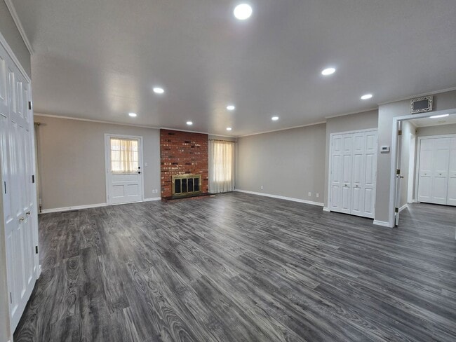 Building Photo - 3 Bedroom 2 Bath home in Shawnee!