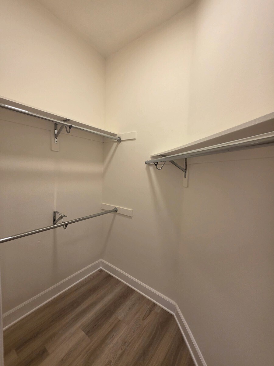 Building Photo - 2669 S Barrington Ave