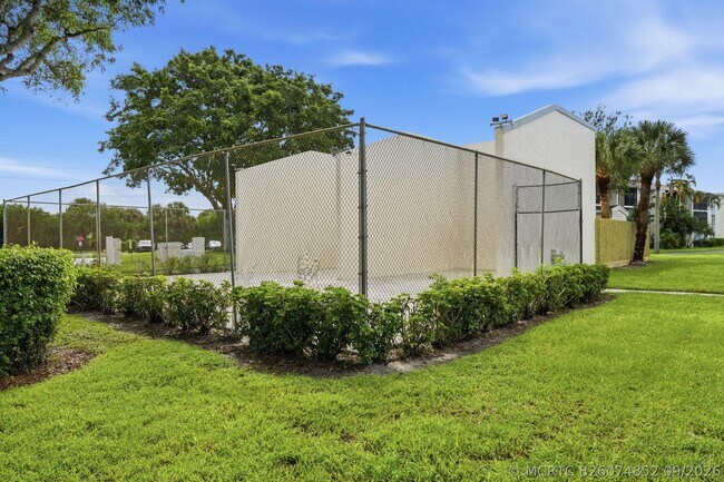 Building Photo - 1104 Green Pine Blvd