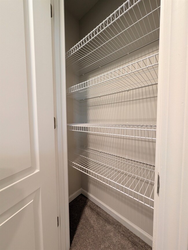 Building Photo - 129 Goldenrod Cir