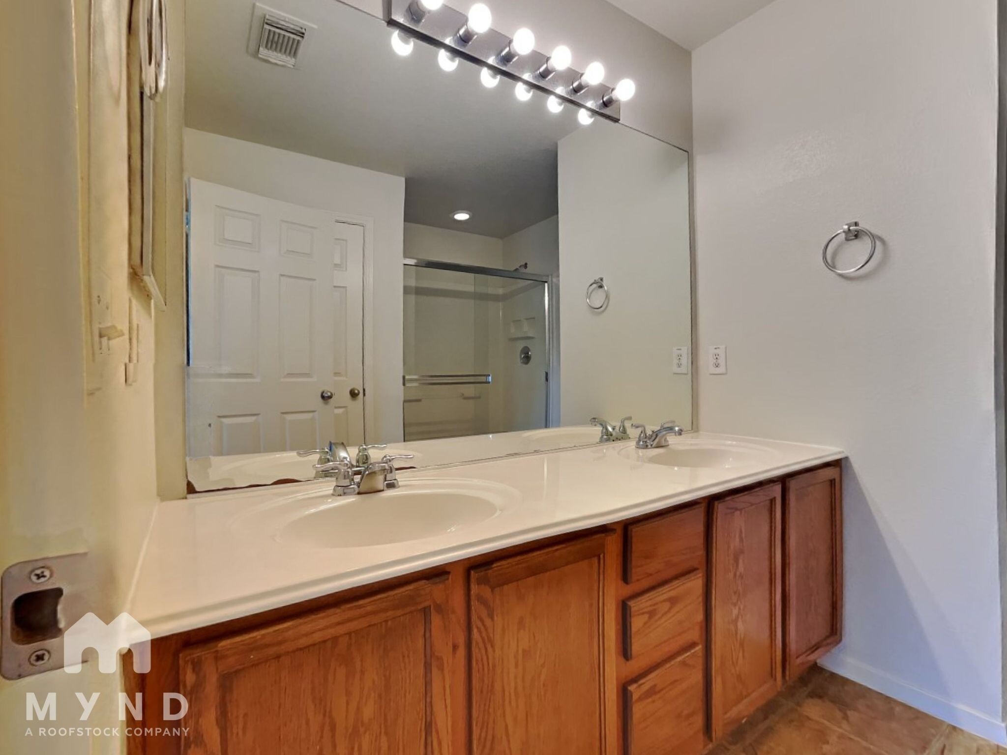 Building Photo - 3002 Edgewick Elm St