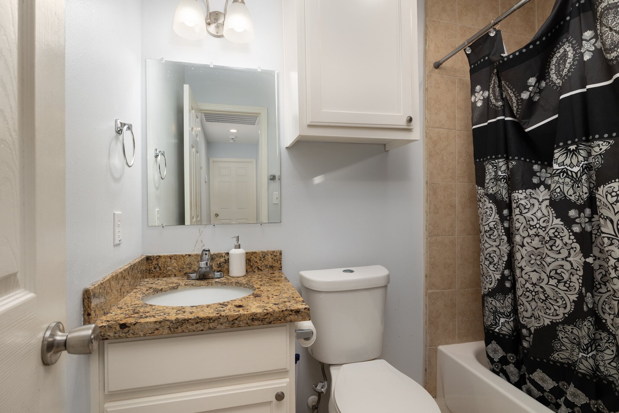 2nd bathroom - 5615 JJ Ln