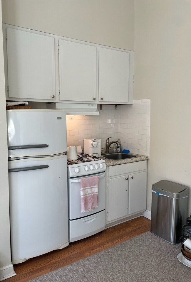 Building Photo - 107 Chandler St