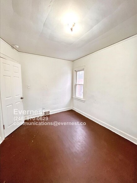 Building Photo - 15395 Ardmore St