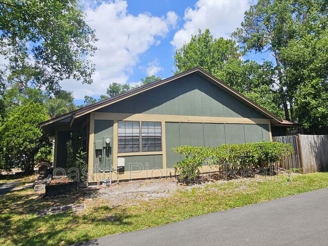 Building Photo - 1003 Willow Pond Dr