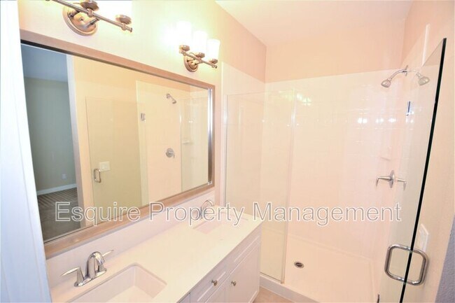 Building Photo - 205 Westpark Ct
