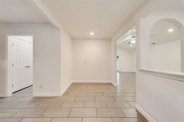Building Photo - 2121 Austin Dr