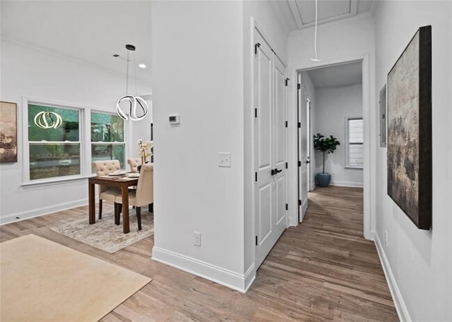 Building Photo - 1273 Pine Ave