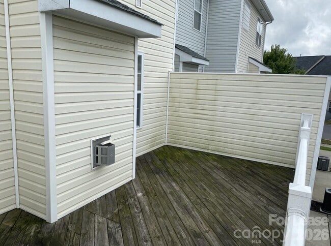 Building Photo - 10020 Kings Parade Blvd