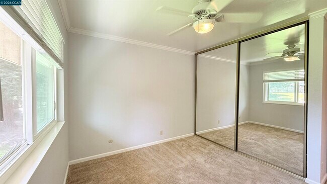 Building Photo - 394 Ilo Ln