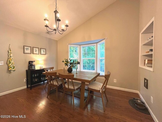 Building Photo - 2400 Longleaf Dr SW