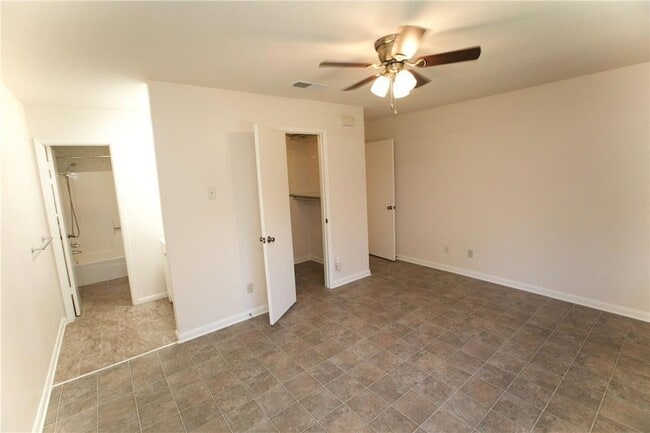 Building Photo - 4700 Running Deer Dr