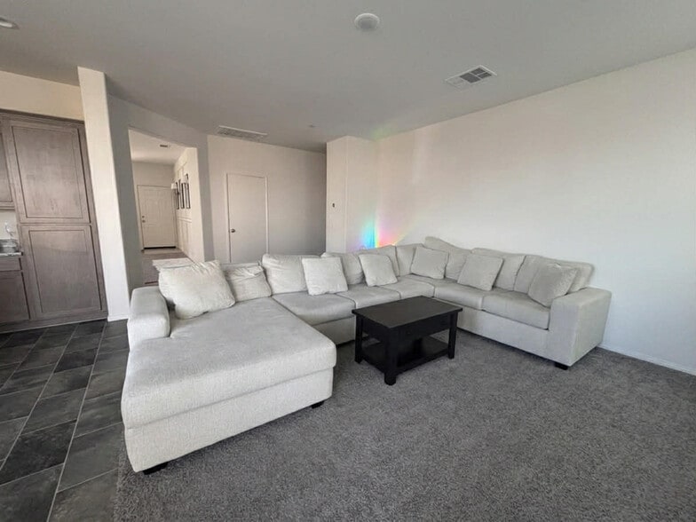 Building Photo - 3421 Andrew Ave