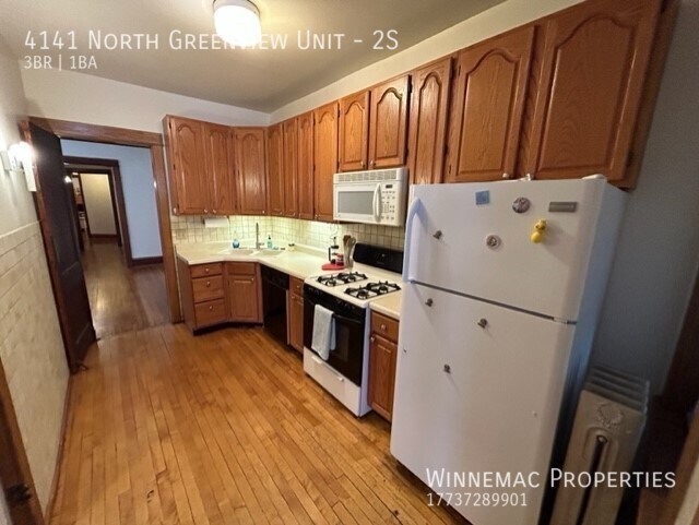Building Photo - 4141 N Greenview Ave