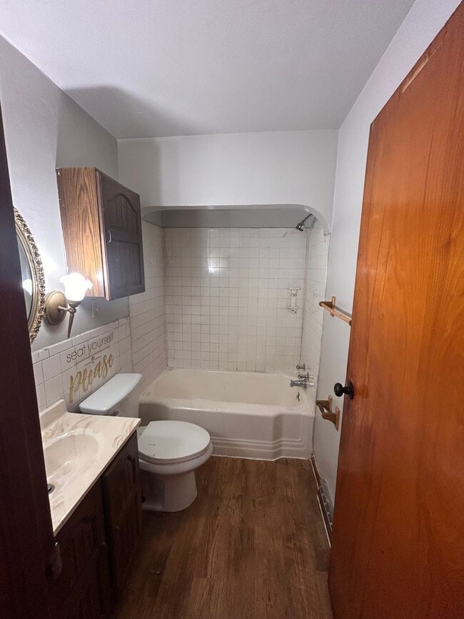 Building Photo - 5316 Plaza Dr