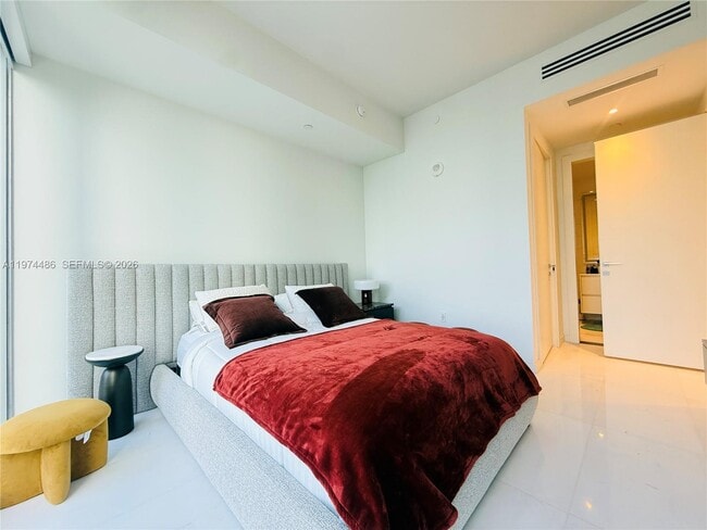 Building Photo - 300 Biscayne Blvd Way