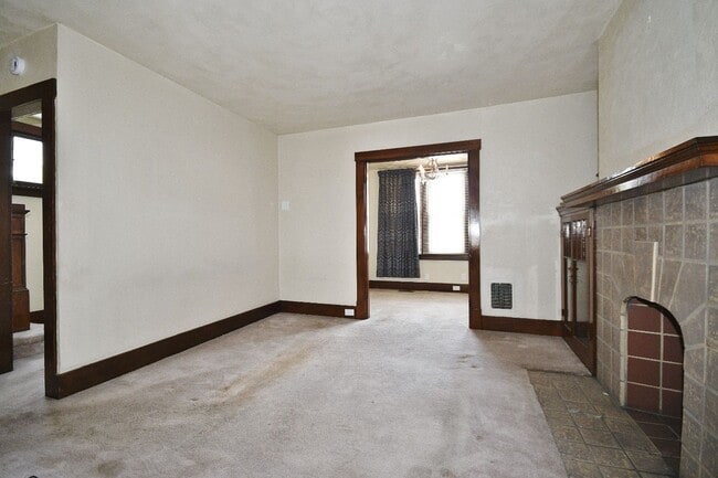 Building Photo - Charming 3-bedroom, 1-bathroom house locat...