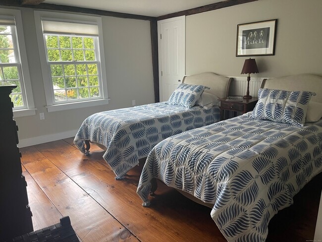 Building Photo - 36 Orchard St