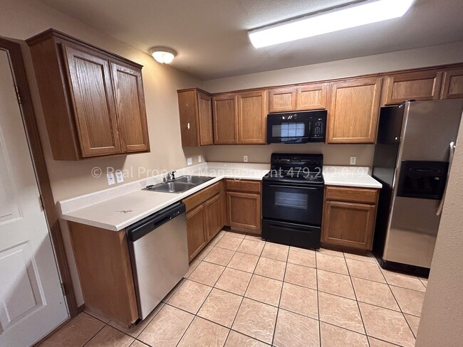 Building Photo - 1003 Trenton Dr