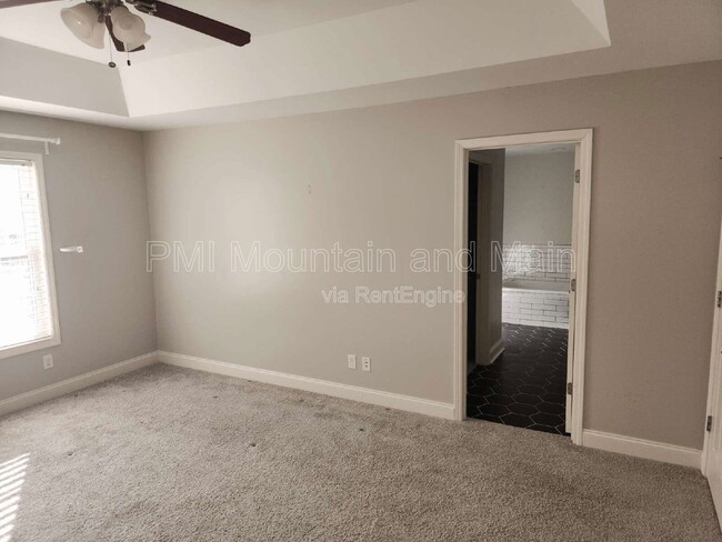 Building Photo - 52 Kirby Rd