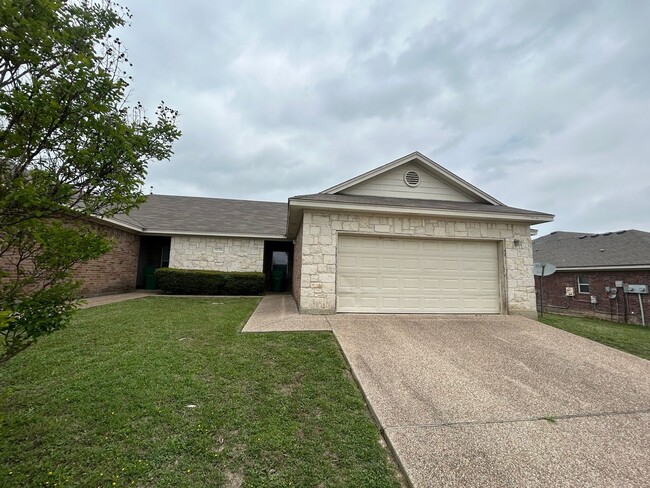 Building Photo - 3141-3145 Buckskin
