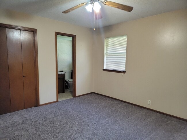 Building Photo - 3201 Chisholm Trail