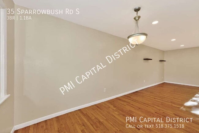 Building Photo - 35 Sparrowbush Rd S