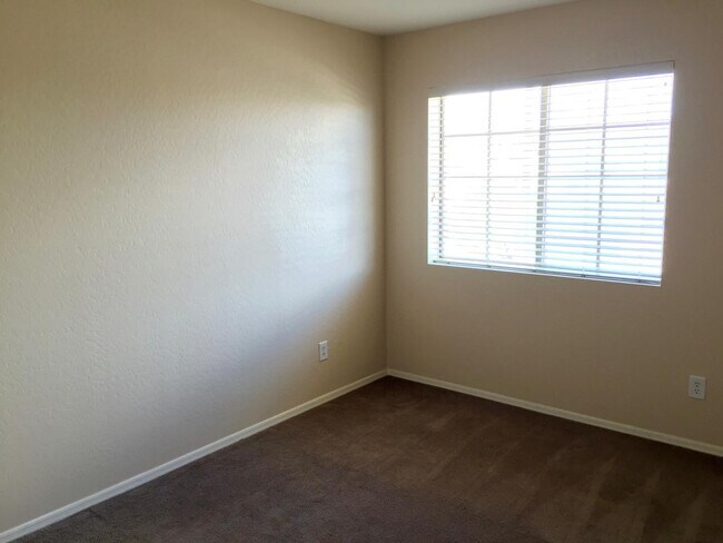 Building Photo - 21827 W Cocopah St