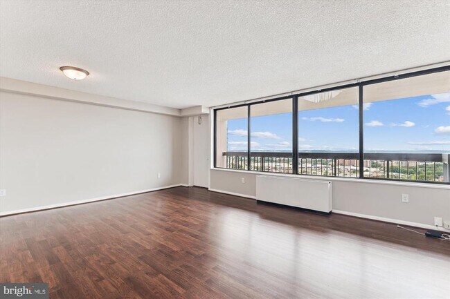Building Photo - 3701 S George Mason Dr