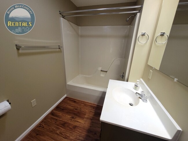 Building Photo - 2bd/2ba Home in Linville