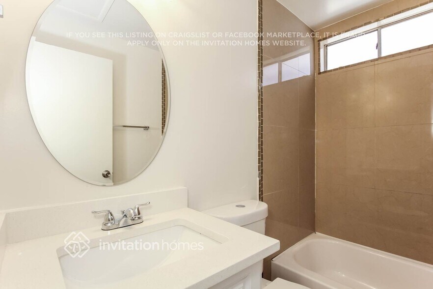 Building Photo - 5636 W Hatcher Rd