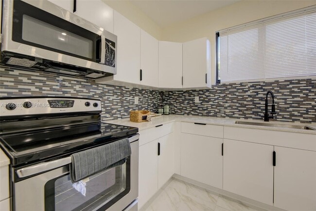 Building Photo - 742 NW 70th St