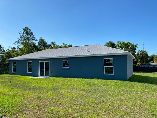 Building Photo - Beautiful Newer  Home - 3/2/2 **WON"T LAST**