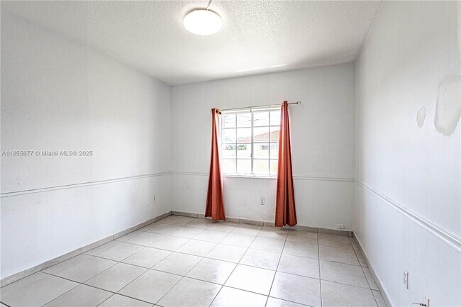 Building Photo - 17405 NW 75th Pl