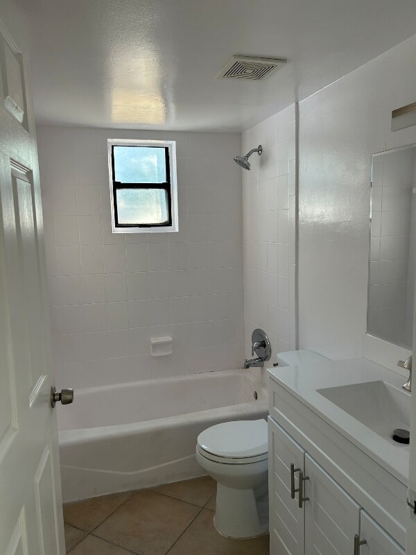 Building Photo - 645 Beachcomber Ln