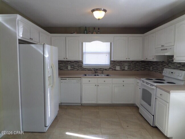 Building Photo - 6321 Winona St