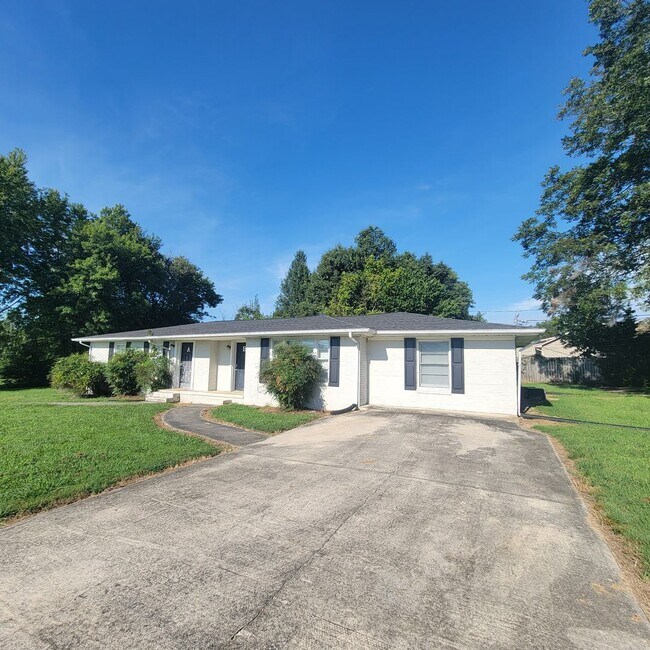 Building Photo - 3456 Fisk Rd