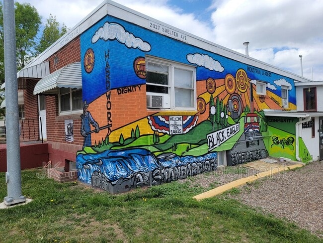 Building Photo - 2027 Smelter Ave NE