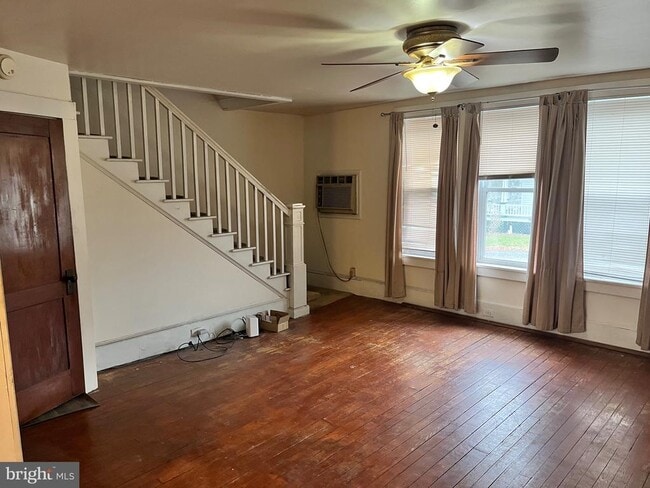 Building Photo - 196 Church St