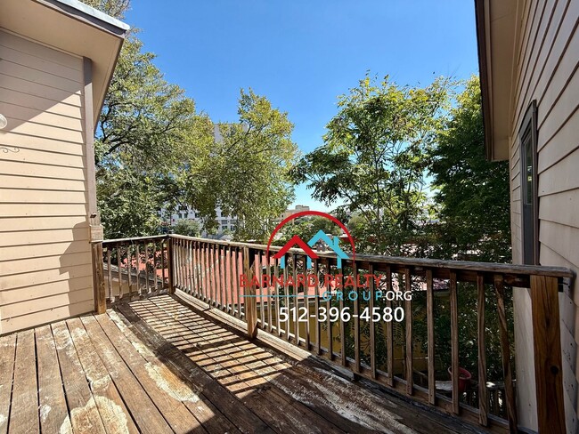 Building Photo - Available October 25: Majority of Utilities Paid and STEPS away from Campus