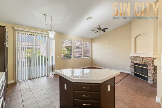 Building Photo - "Discover Comfort and Style: Spacious 4-Bed, 2-Bath Home in Las Vegas – 1835 Sq Ft of Inviting Li...