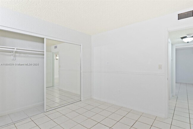 Building Photo - 1300 W 47th Pl