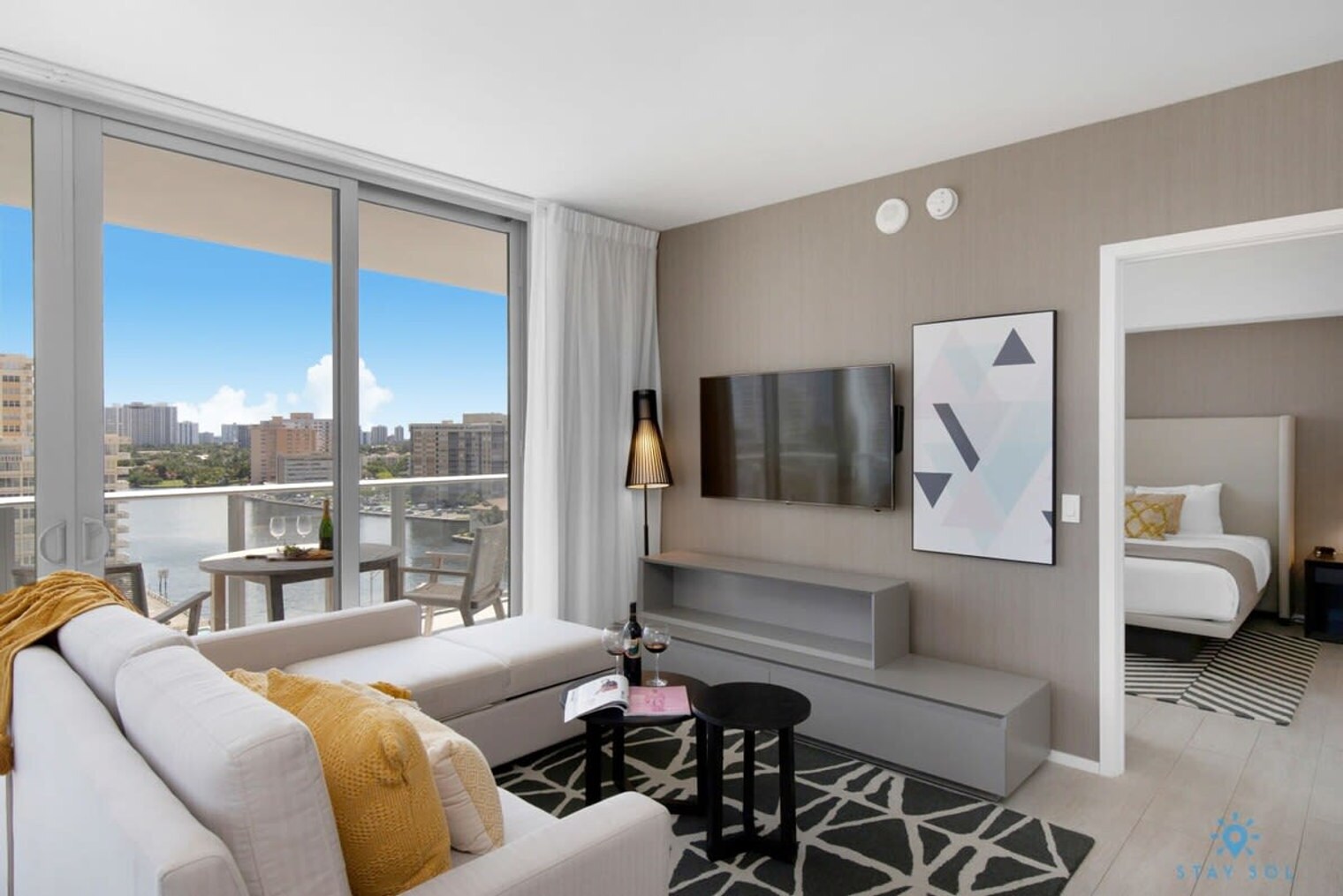 Building Photo - 4010 S Ocean Dr