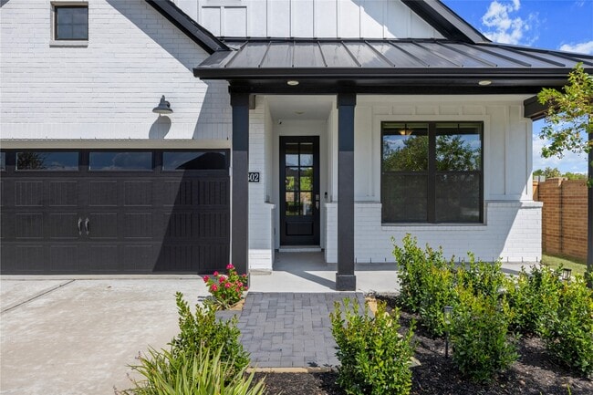 Building Photo - 15302 Spanish Ranchos Wy
