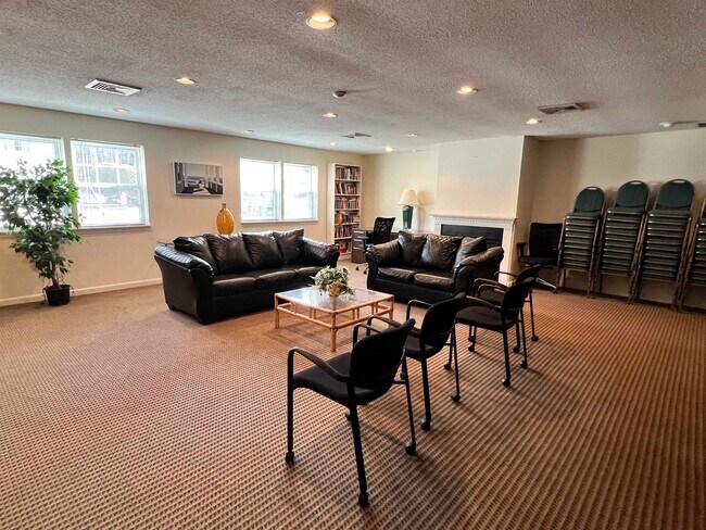 Building Photo - 804 White Cedar Blvd