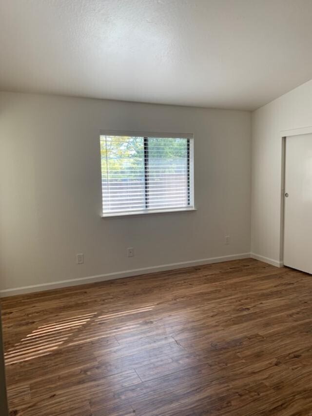 Building Photo - Awesome 3 Bedroom Home! Great Price, Great Location And It's Available Now!
